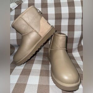 UGG CLASSIC MINI PEARLIZED QUILTED BOOTS IN DUNE SZ 6 NWOB